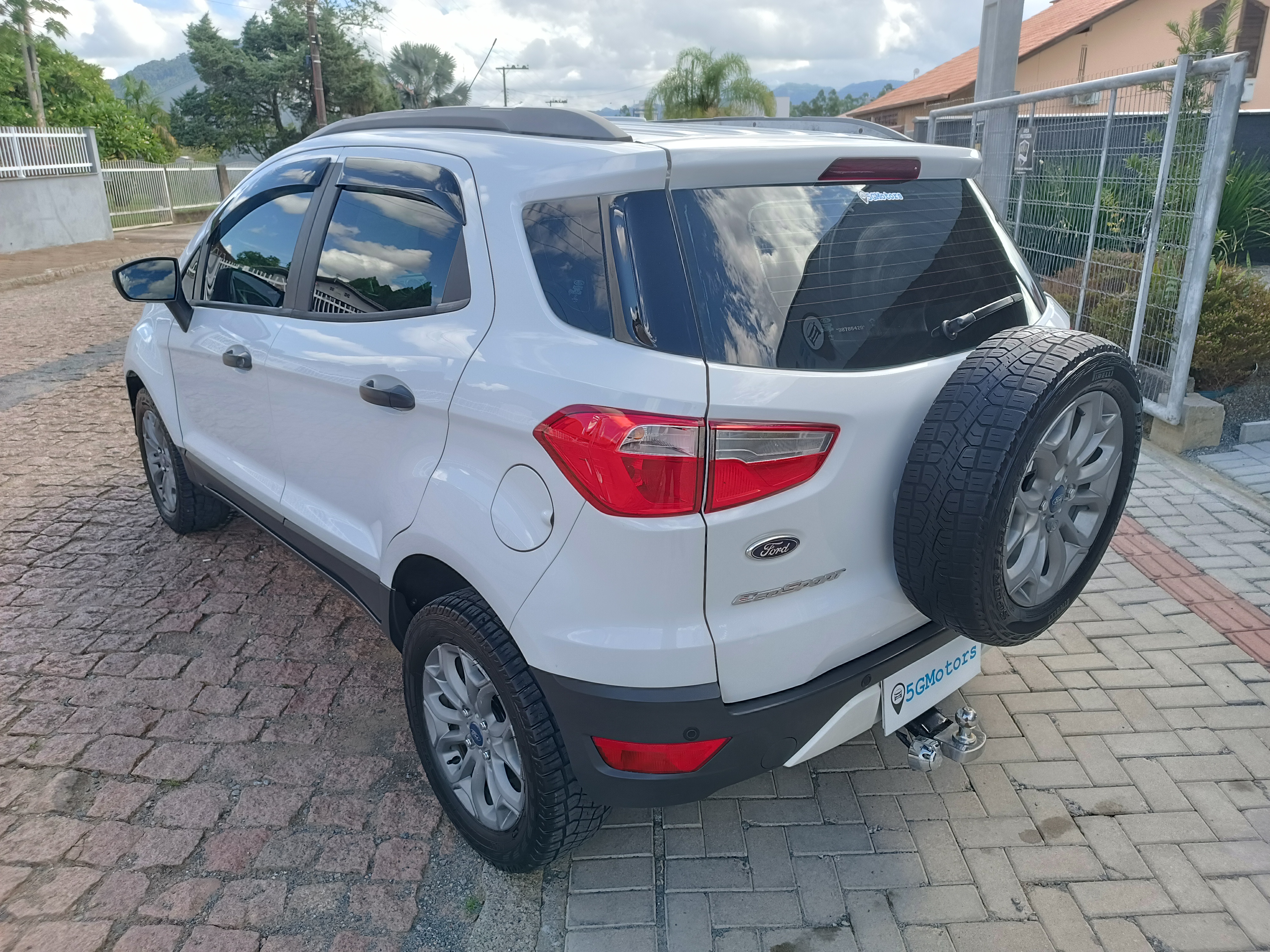 Carro/Camioneta - FORD - EcoSport - FREESTYLE 1.6 16V Flex 5p - 2013
