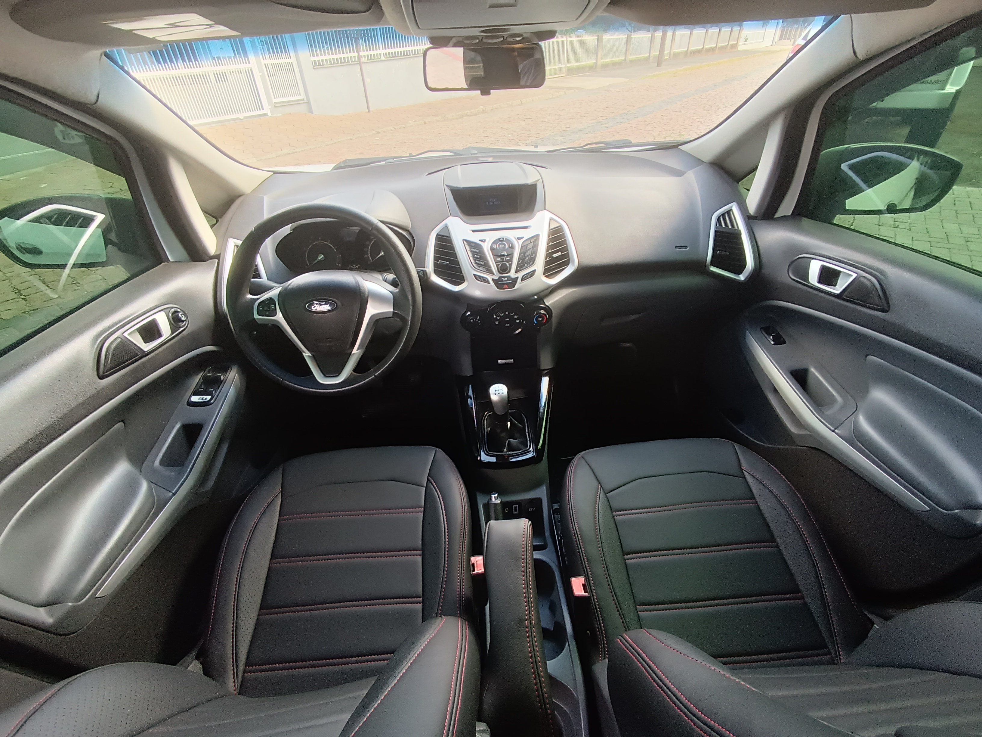 Carro/Camioneta - FORD - EcoSport - FREESTYLE 1.6 16V Flex 5p - 2013