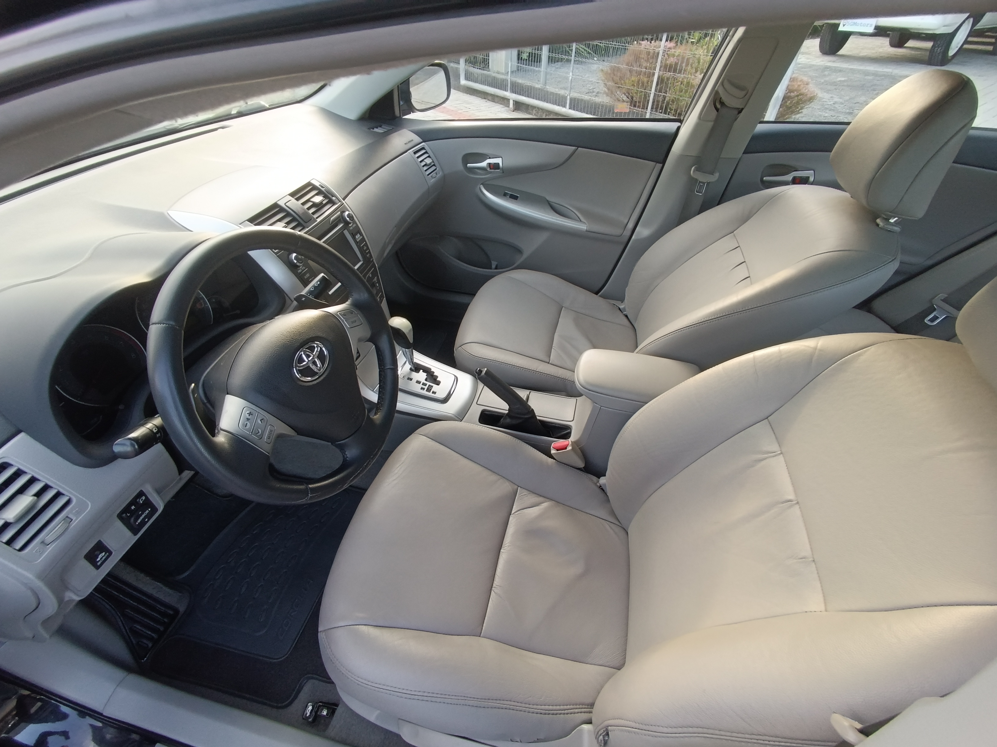 Carro/Camioneta - TOYOTA - Corolla - XEi 2.0 Flex 16V Aut. - 2014