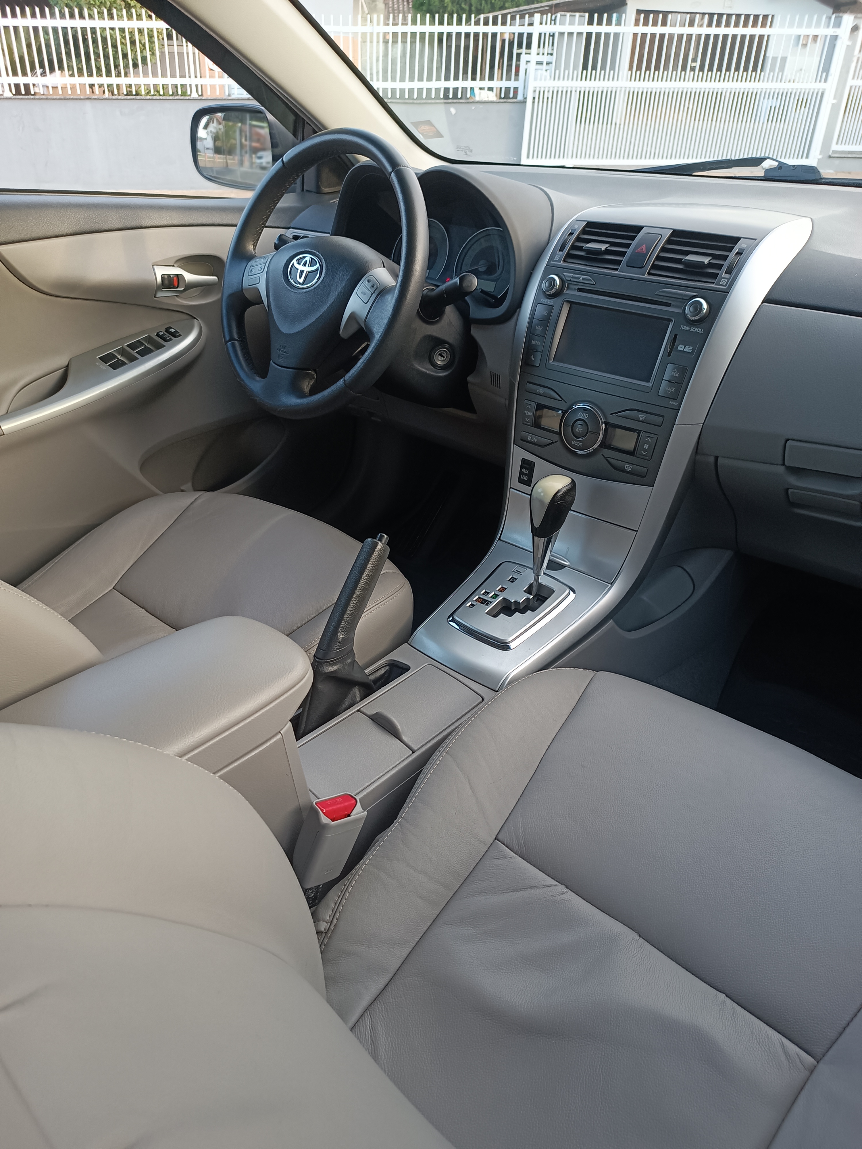 Carro/Camioneta - TOYOTA - Corolla - XEi 2.0 Flex 16V Aut. - 2014