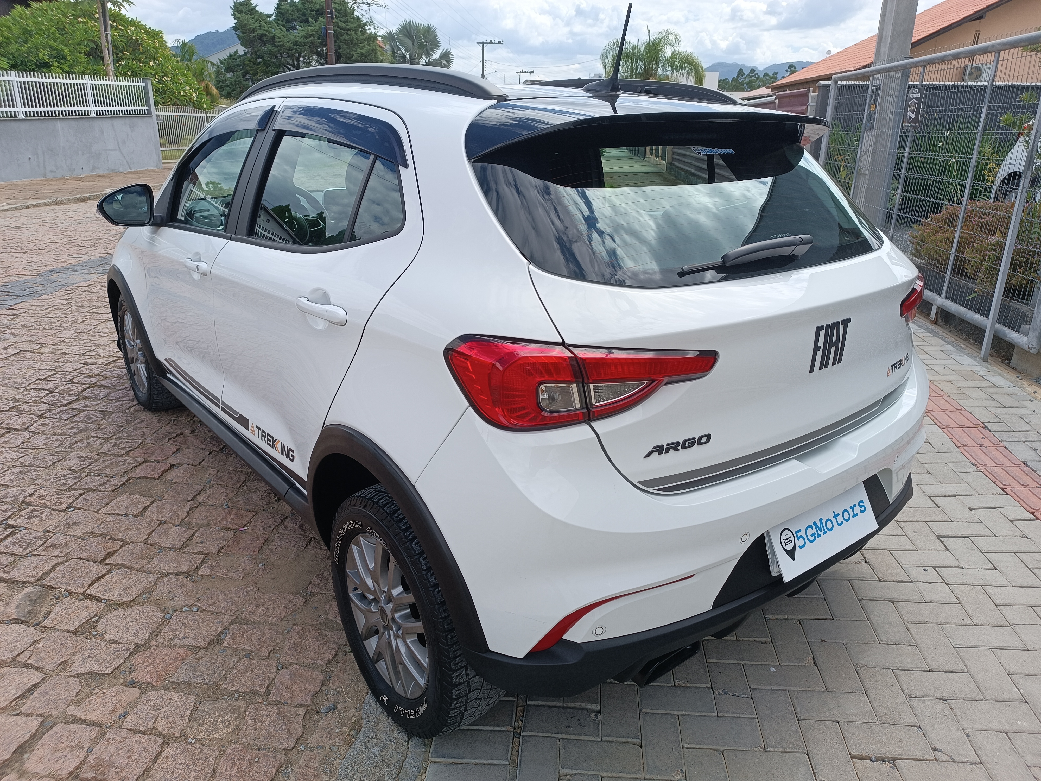 Carro/Camioneta - FIAT - ARGO - TREKKING 1.3 8V Flex - 2020