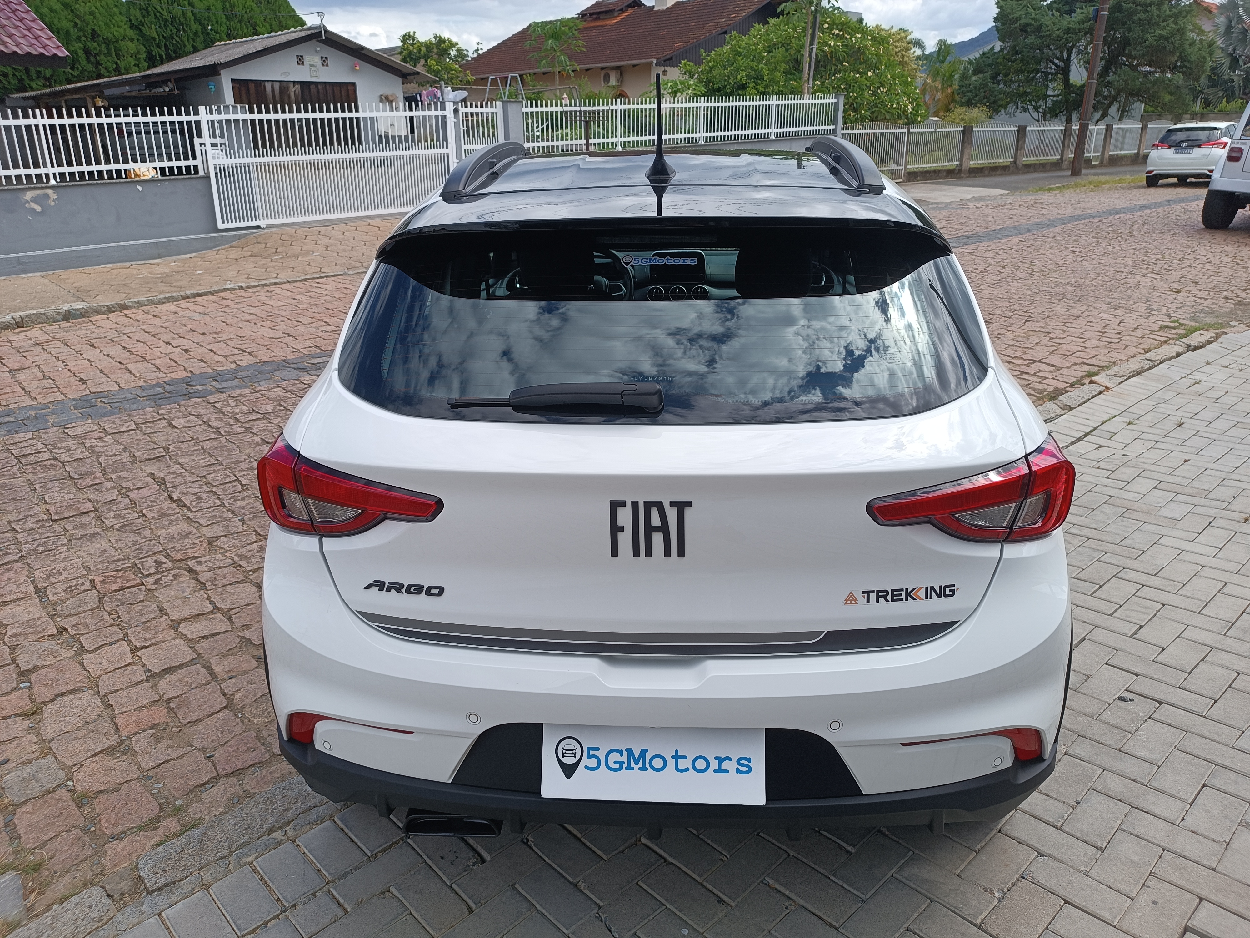 Carro/Camioneta - FIAT - ARGO - TREKKING 1.3 8V Flex - 2020